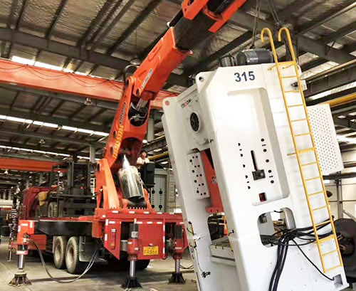 枣庄山亭附近随车吊出租，轻松解决运输难题