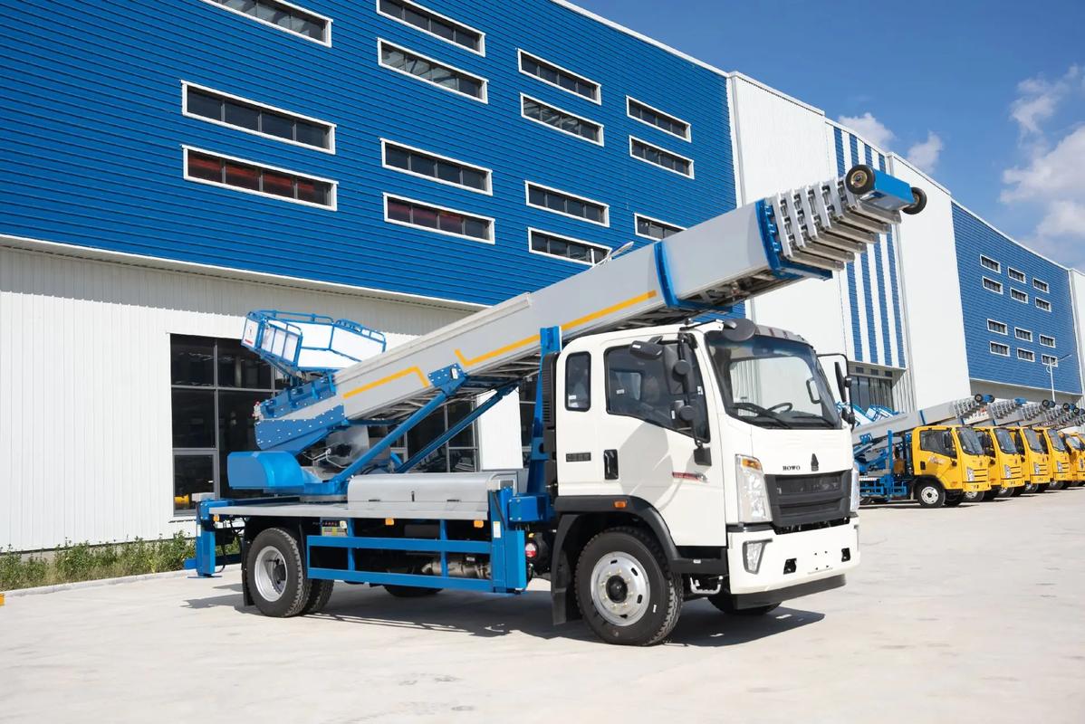 枣庄山亭出租云梯车高空作业车 建筑垃圾搬运